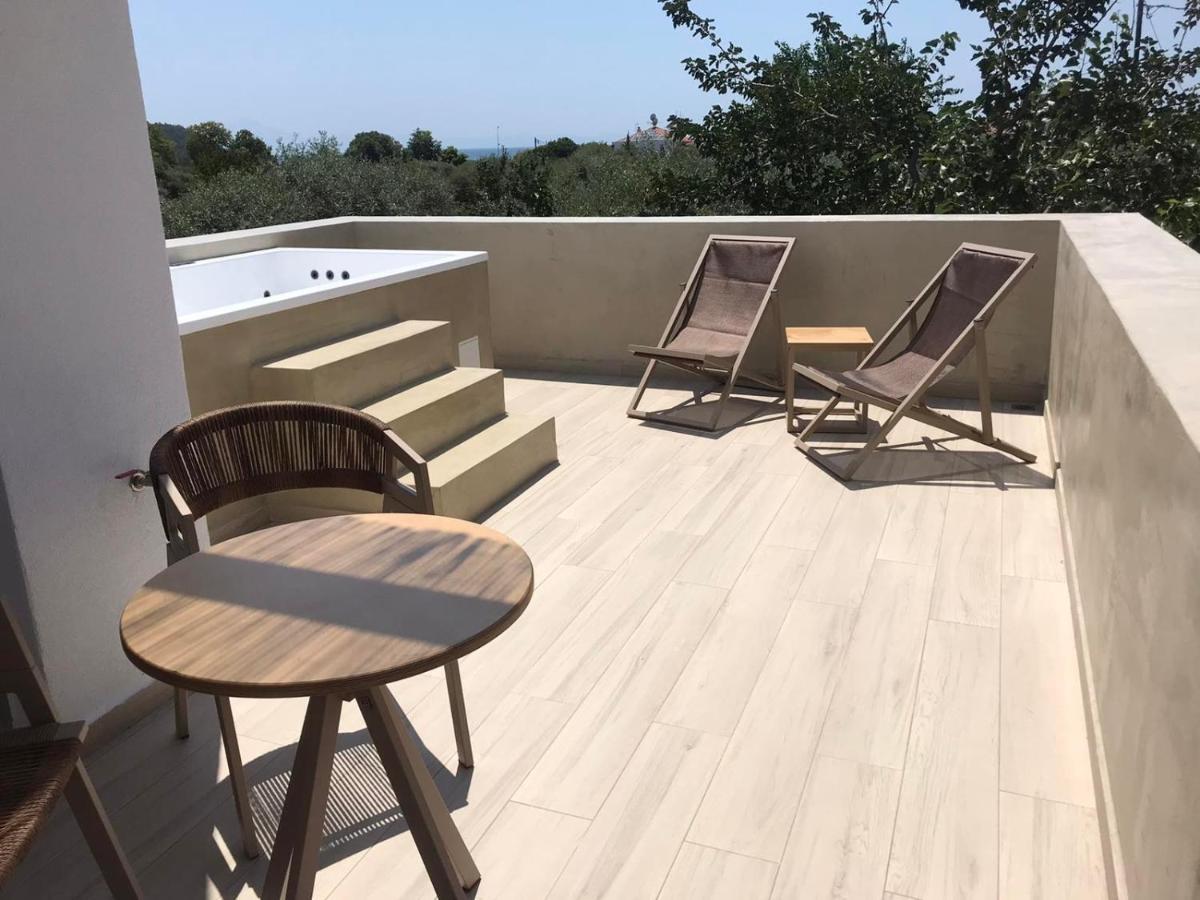 Azzure Luxury Suites Potos Dış mekan fotoğraf