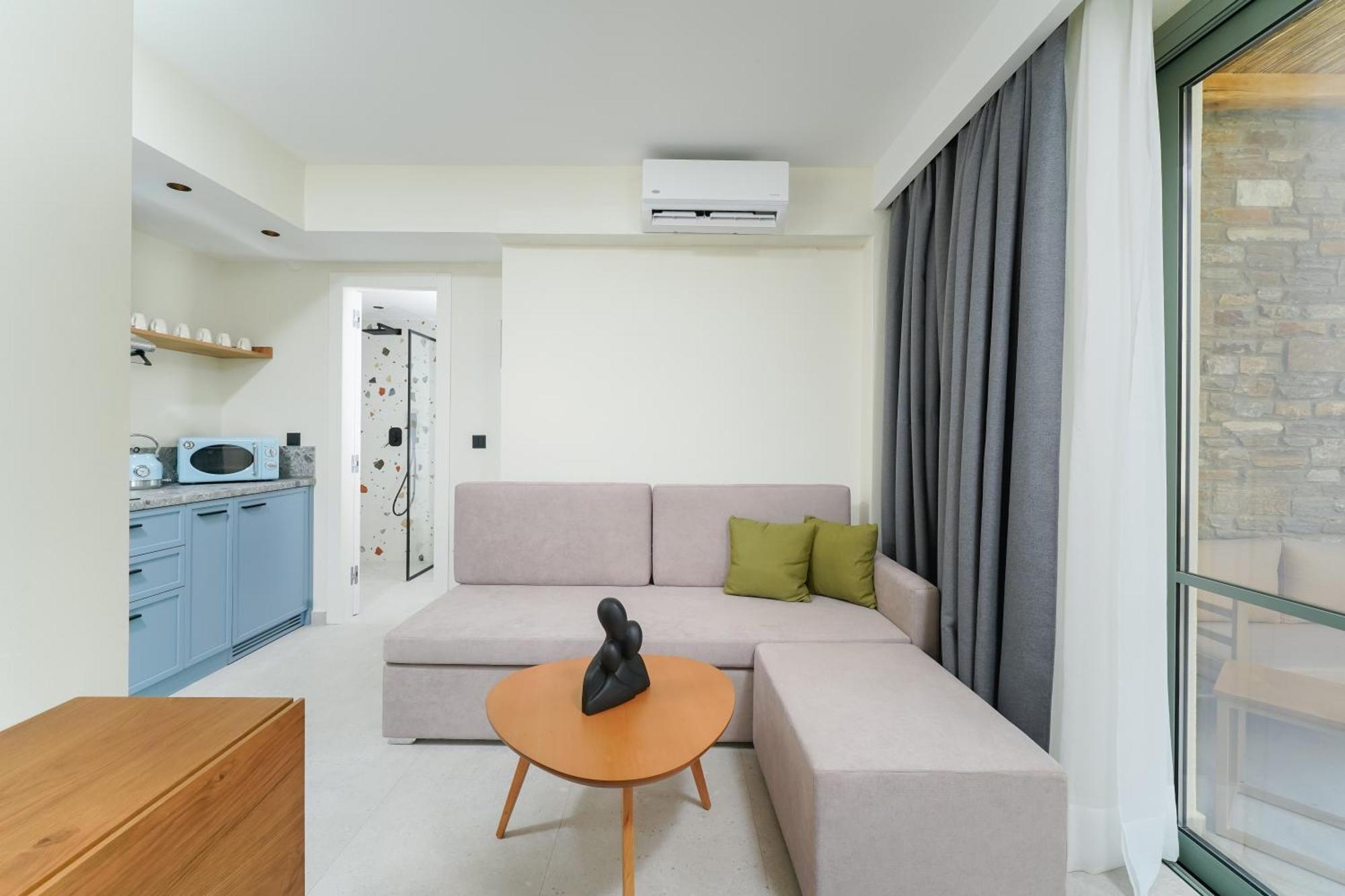 Azzure Luxury Suites Potos Dış mekan fotoğraf