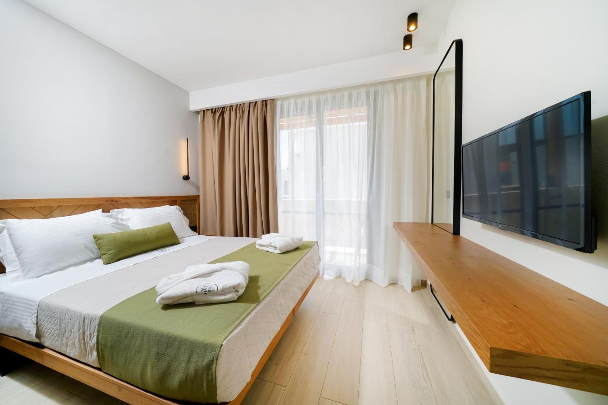 Azzure Luxury Suites Potos Dış mekan fotoğraf